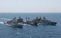 http://i4.cmail2.com/ei/r/05/FE8/BDF/csimport/Refueling-at-sea-Operation-Atalanta-ships-r.090130.jpg
